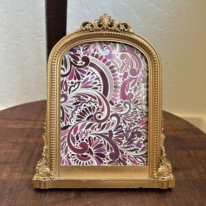 Homegoods Gold Vintage Style Frame